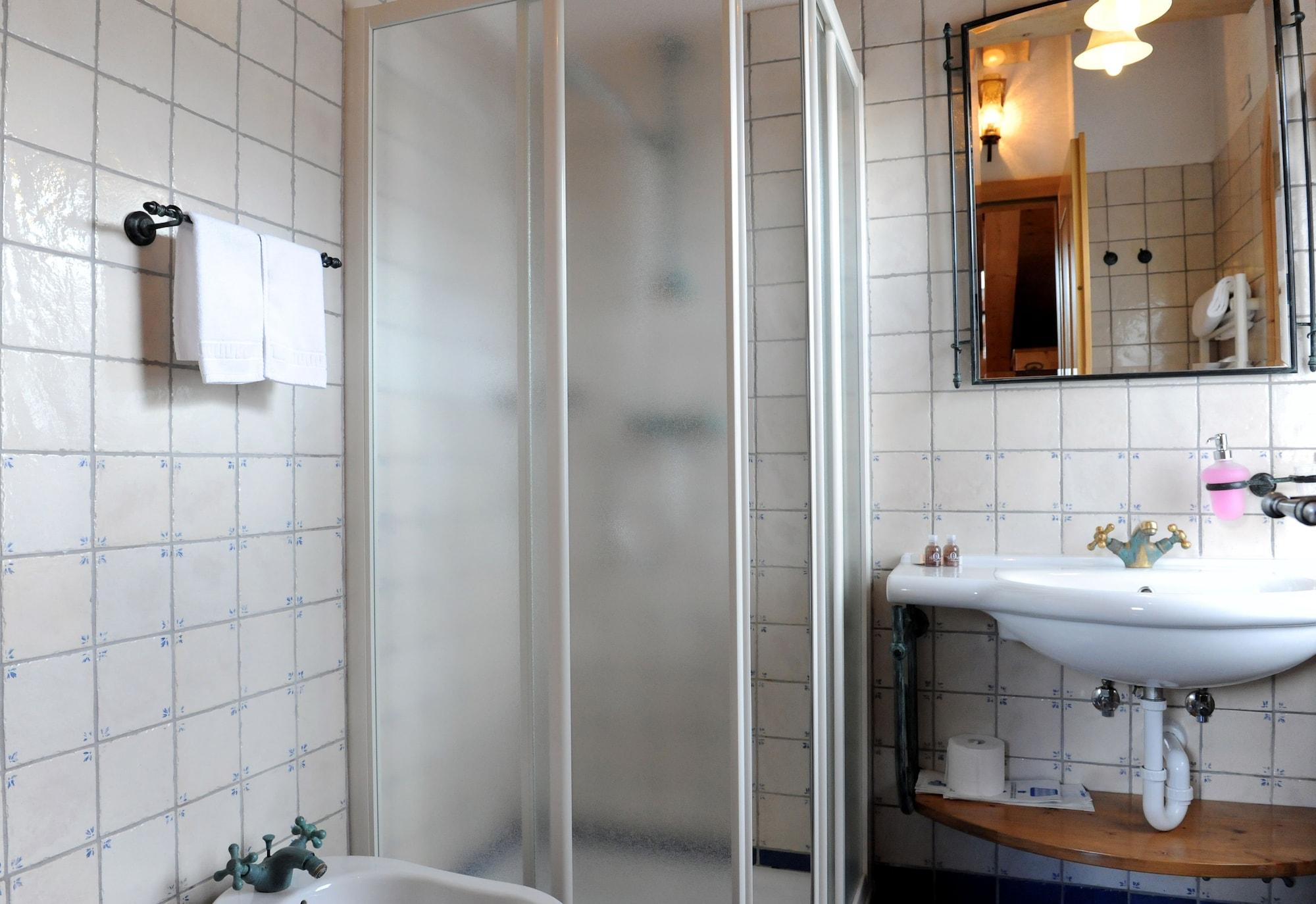 Hotel Helvetia 리비뇨 외부 사진